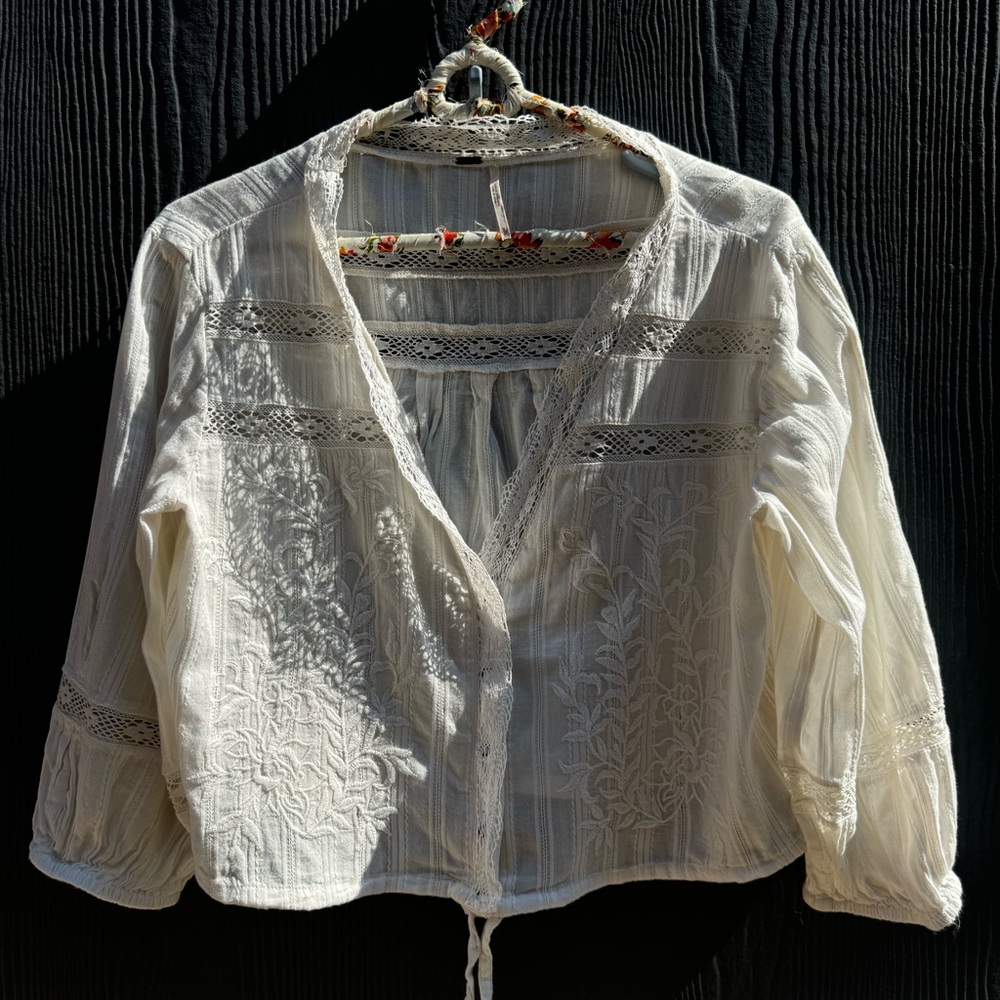 Free People White Embroidered Cropped Peasant Top Small - Picture 3 of 11